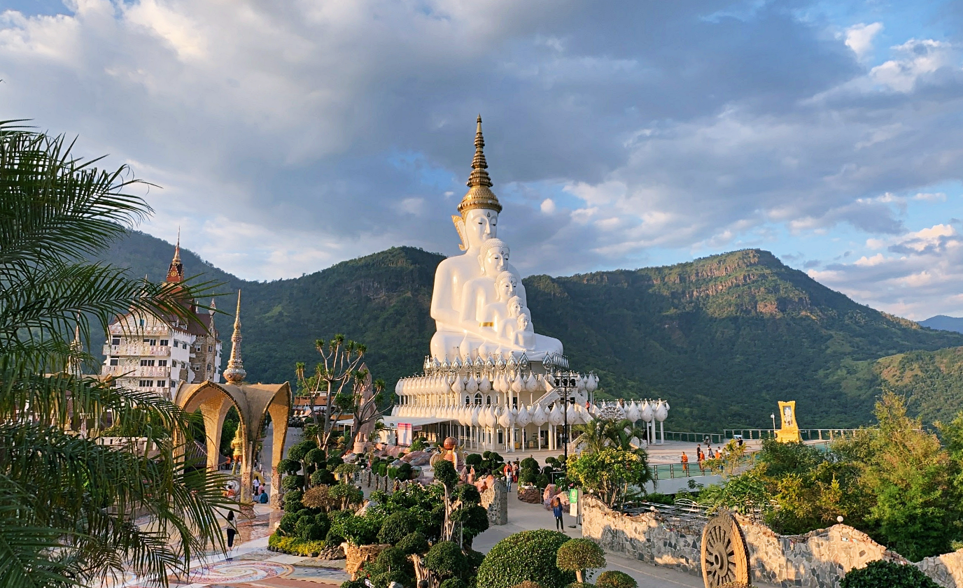 180 all day all season, 180 องศา คาเฟ่, 180' cafe, pino latte resort & cafe, route 12, กาแฟตั๊กม้อ เขาค้อ, จุดชมวิวทะเลหมอก, จุดชมวิวทะเลหมอก อำเภอเขาค้อ, ที่เที่ยว เขาค้อ, ที่เที่ยว เขาค้อ 2020, ที่เที่ยว เขาค้อ 2021, ที่เที่ยว เขาค้อ 2563, ที่เที่ยว เขาค้อ 2564, ที่เที่ยวเขาค้อ, ที่เที่ยวเขาค้อ 2022, ที่เที่ยวเขาค้อ 2565, ทุ่งกังหันลม เขาค้อ, ทุ่งแสลงหลวง, น้ำตกศรีดิษฐ์, พระตำหนักเขาค้อ, พีโน่ ลาเต้, ภูแก้วพีค, ภูแก้วพีค คาเฟ่, วัดพระธาตุผาซ่อนแก้ว, เขาค้อ, เขาค้อ เพชรบูรณ์, เขาตะเคียนโง๊ะ, เที่ยวเขาค้อ, เที่ยวเขาค้อ 2020, เที่ยวเขาค้อ 2021, เที่ยวเขาค้อ 2563, เที่ยวเขาค้อ 2564, โรงเตี๊ยมสุดขอบฟ้า, top 12+ ที่เที่ยวเขาค้อ [กรกฎาคม 2024] แวะเที่ยว เช็คอิน ฟินไปกับธรรมชาติ