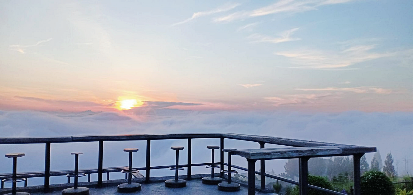 180 all day all season, 180 องศา คาเฟ่, 180' cafe, pino latte resort & cafe, route 12, กาแฟตั๊กม้อ เขาค้อ, จุดชมวิวทะเลหมอก, จุดชมวิวทะเลหมอก อำเภอเขาค้อ, ที่เที่ยว เขาค้อ, ที่เที่ยว เขาค้อ 2020, ที่เที่ยว เขาค้อ 2021, ที่เที่ยว เขาค้อ 2563, ที่เที่ยว เขาค้อ 2564, ที่เที่ยวเขาค้อ, ที่เที่ยวเขาค้อ 2022, ที่เที่ยวเขาค้อ 2565, ทุ่งกังหันลม เขาค้อ, ทุ่งแสลงหลวง, น้ำตกศรีดิษฐ์, พระตำหนักเขาค้อ, พีโน่ ลาเต้, ภูแก้วพีค, ภูแก้วพีค คาเฟ่, วัดพระธาตุผาซ่อนแก้ว, เขาค้อ, เขาค้อ เพชรบูรณ์, เขาตะเคียนโง๊ะ, เที่ยวเขาค้อ, เที่ยวเขาค้อ 2020, เที่ยวเขาค้อ 2021, เที่ยวเขาค้อ 2563, เที่ยวเขาค้อ 2564, โรงเตี๊ยมสุดขอบฟ้า, top 12+ ที่เที่ยวเขาค้อ [กรกฎาคม 2024] แวะเที่ยว เช็คอิน ฟินไปกับธรรมชาติ