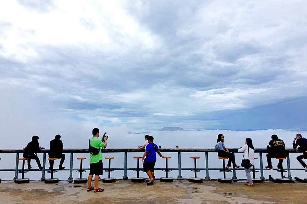 180 all day all season, 180 องศา คาเฟ่, 180' cafe, pino latte resort & cafe, route 12, กาแฟตั๊กม้อ เขาค้อ, จุดชมวิวทะเลหมอก, จุดชมวิวทะเลหมอก อำเภอเขาค้อ, ที่เที่ยว เขาค้อ, ที่เที่ยว เขาค้อ 2020, ที่เที่ยว เขาค้อ 2021, ที่เที่ยว เขาค้อ 2563, ที่เที่ยว เขาค้อ 2564, ที่เที่ยวเขาค้อ, ที่เที่ยวเขาค้อ 2022, ที่เที่ยวเขาค้อ 2565, ทุ่งกังหันลม เขาค้อ, ทุ่งแสลงหลวง, น้ำตกศรีดิษฐ์, พระตำหนักเขาค้อ, พีโน่ ลาเต้, ภูแก้วพีค, ภูแก้วพีค คาเฟ่, วัดพระธาตุผาซ่อนแก้ว, เขาค้อ, เขาค้อ เพชรบูรณ์, เขาตะเคียนโง๊ะ, เที่ยวเขาค้อ, เที่ยวเขาค้อ 2020, เที่ยวเขาค้อ 2021, เที่ยวเขาค้อ 2563, เที่ยวเขาค้อ 2564, โรงเตี๊ยมสุดขอบฟ้า, top 12+ ที่เที่ยวเขาค้อ [กรกฎาคม 2024] แวะเที่ยว เช็คอิน ฟินไปกับธรรมชาติ