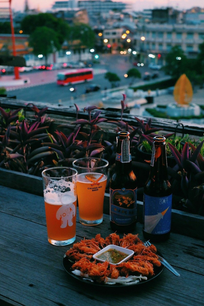 top 10+ ผับ บาร์ ร้านนั่งชิล ร้านเหล้ากรุงเทพ น่าชวนชาวแก๊งค์ไปปาร์ตี้