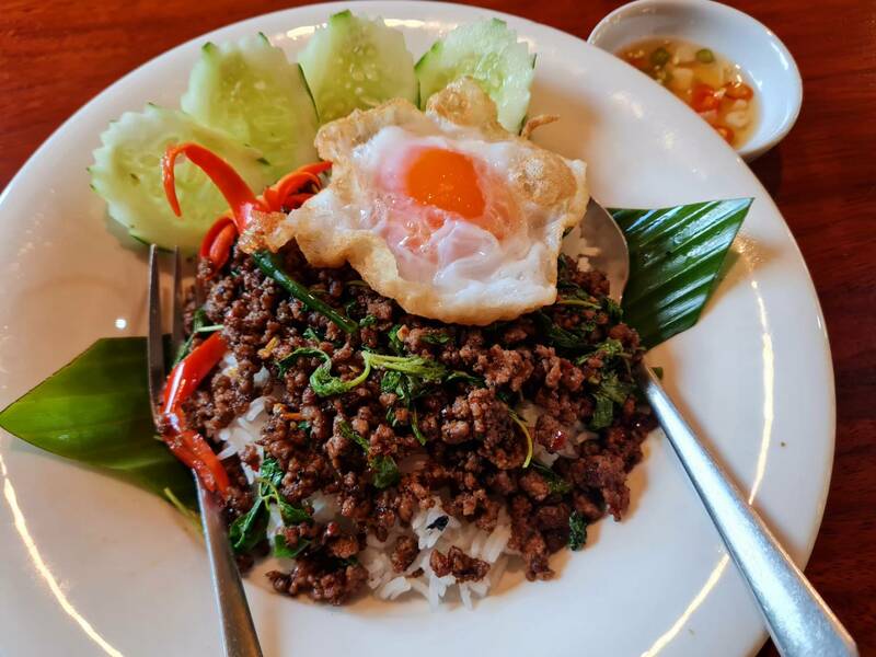 top 15+ ร้านอร่อยลำปาง รวมถึงร้านเด็ดร้านดัง บางร้านเก่าแก่ เปิดมาไม่ต่ำกว่า 10 ปี