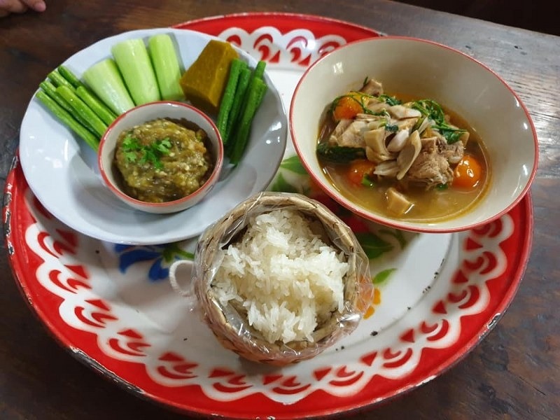 top 12+ ร้านอาหารเหนือเชียงใหม่ 2567 บรรยากาศดี รสชาติอร่อยแบบต้นตำรับ