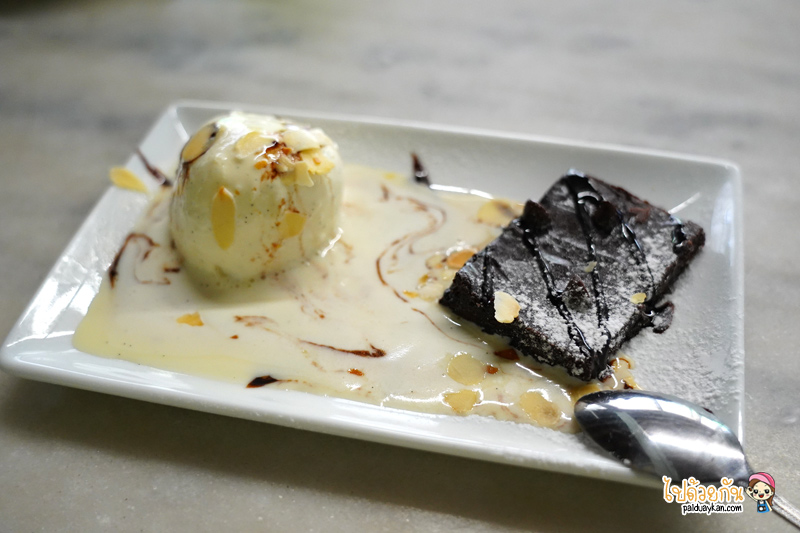 chowcher, ฌอเฌอ คอฟ, ร้านกาแฟลาดพร้าว, คาเฟ่ลาดพร้าว, ฌอเฌอ คอฟ คาเฟ่บ้านไม้สีขาว โอเอซิสย่านลาดพร้าว