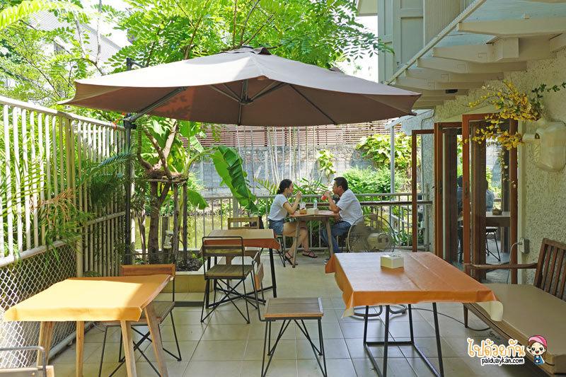 chowcher, ฌอเฌอ คอฟ, ร้านกาแฟลาดพร้าว, คาเฟ่ลาดพร้าว, ฌอเฌอ คอฟ คาเฟ่บ้านไม้สีขาว โอเอซิสย่านลาดพร้าว