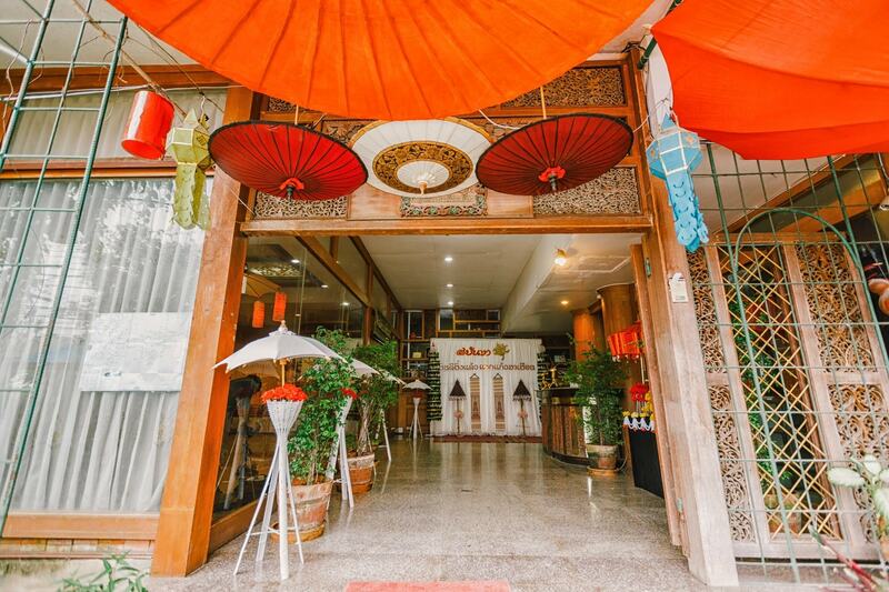 top 9+ ร้านขันโตก อาหารเหนือ สัมผัสประเพณีของภาคเหนือล้านนา จ๊าดลำเจ้า ทั้งกรุงเทพฯ เชียงใหม่ และจังหวัดอื่นๆ