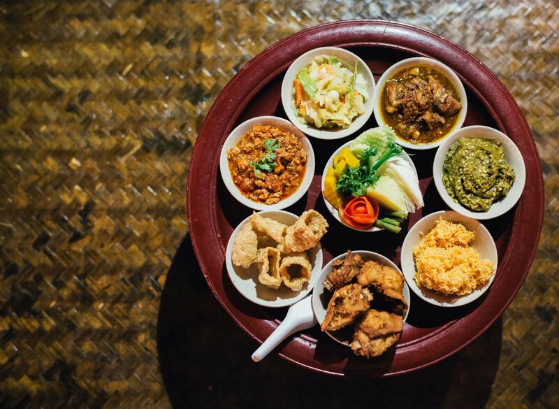 top 9+ ร้านขันโตก อาหารเหนือ สัมผัสประเพณีของภาคเหนือล้านนา จ๊าดลำเจ้า ทั้งกรุงเทพฯ เชียงใหม่ และจังหวัดอื่นๆ