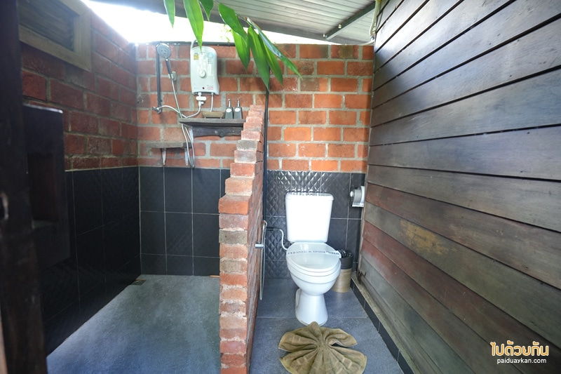 ดอยเคียงเดือน, ที่พักแพร่, ดอยเคียงเดือน แพร่  พักบ้านไม้แสนอบอุ่น เคียงเขาป่าเขียว