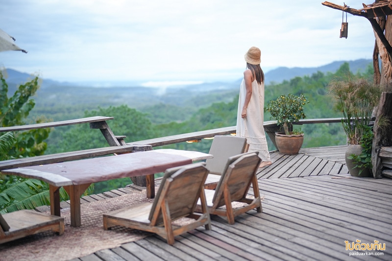 ดอยเคียงเดือน, ที่พักแพร่, ดอยเคียงเดือน แพร่  พักบ้านไม้แสนอบอุ่น เคียงเขาป่าเขียว