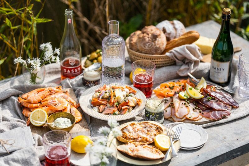 amorino gelato, buckingham palace, bun from home, changing the guard, cinnamon bun, elizabeth tower, england, harry potter, leadenhall market, london eye, natural history museum, palace of westminster, sky garden, spider-man, studio tour london, the shard, tower bridge, warner bros, wright brothers, ขนมปังลอนดอน, ชิงช้าสวรรค์ลอนดอน, ตลาดลอนดอน, ตึกที่สูงสุดในเมืองลอนดอน, ทาวเวอร์บริดจ์, พระราชวังบัคคิงแฮม, พระราชวังเวสต์มินสเตอร์, พิพิธภัณฑ์ประวัติศาสตร์ธรรมชาติ, วีซ่าอังกฤษ, สวนลอยฟ้าลอนดอน, สะพานทาวเวอร์บริดจ์, หอนาฬิกาบิ๊กเบน, เจลาโต้ดอกไม้, เดอะชาร์ด, เที่ยวลอนดอน 2024, เที่ยวลอนดอน 2566, เที่ยวลอนดอน 2567, เที่ยวอังกฤษ 2024, เปลี่ยนเวรยามของทหารอังกฤษ, แลนด์มาร์คอังกฤษ, แฮร์รี่ พอตเตอร์, ไอติมดอกไม้, top 12+ เที่ยวลอนดอน ประเทศอังกฤษ 2024 เช็คอินแลนด์มาร์คของเมือง ตื่นตากับสถานที่ถ่ายทำภาพยนตร์ระดับโลก