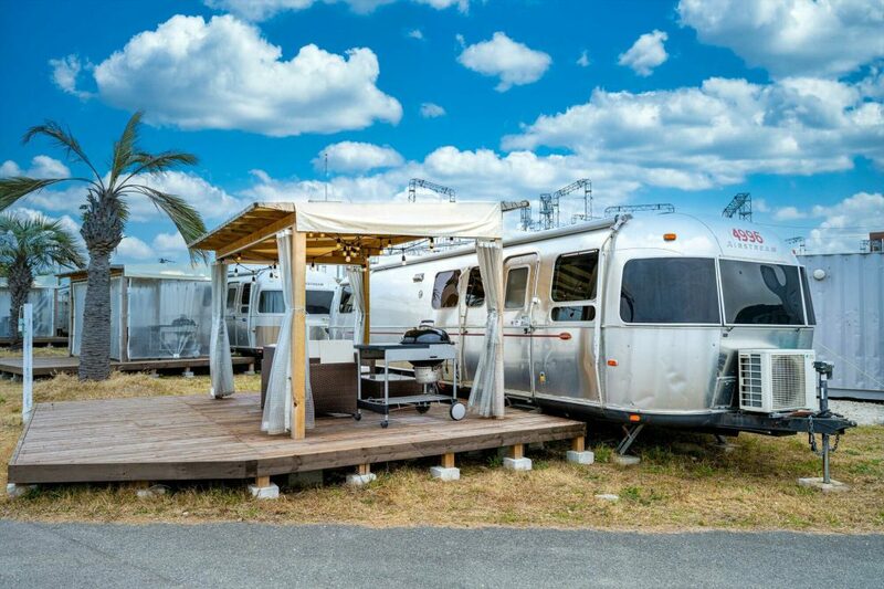 airstream, book and bed tokyo shinsaibashi, despicable me, dotonburi, feel osaka yu, gran camping palm garden maishima by wbf, hilton osaka, hotel fukuracia osaka bay, hotel keihan yodoyabashi, hotel lodge maishima, hotel monterey la soeur osaka, hotel mystays shinsaibashi, hotel new otani osaka, hotel trusty osaka abeno, hotel universal port, keihan railway, kita-shinchi station, kitahama, kyobashi station, maishima sports island, midosuji, minions room, nagahori-tsurumiryokuchi, nest hotel osaka shinsaibashi, nishi-umeda, osaka bay, osaka business park, osaka hokko marina resort hull, osaka marriott miyako hotel, osaka metro, quintessa hotel osaka bay, rooftop bar, sakaisuji honmachi, sakishima cosmo tower hotel, shinsaibashi station, signature bar, spa trinite, summer sonic 2023, summer sonic2023, summersonic, the lively osaka honmachi, the royal park canvas osaka, the stay osaka shinsaibashi, tonnoji station, tsutenkaku tower, universal studio japan, yotsubashi, yumesaki, zojugoi yasuidoton dobokukiko monument, ชมวิวแบบพาโรนามา, ที่พัก osaka, ที่พักพร้อมอาหารเช้า, ที่พักยอดนิยม โอซาก้า, ที่พักโอซาก้า, ที่พักโอซาก้า 2566, ที่พักโอซาก้า นัมบะ, ที่พักโอซาก้า ราคาถูก, ที่พักโอซาก้าใกล้สถานีรถไฟฟ้า, ย่านคิตาฮามะ, ห้องพักแบบ treator, ห้องอาหารเทปันยากิ, อ่าวโอซาก้า, เกสเฮ้าส์, เกสเฮ้าส์น่ารัก, โรงแรมใจกลางโอซาก้า, โอซาก้า, top 15+ ที่พักโอซาก้า 2024 เที่ยวง่าย เดินทางสะดวก ใกล้สถานีรถไฟฟ้า