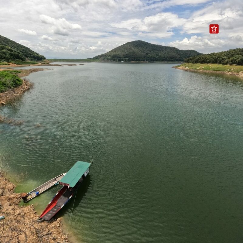 reviewchiangmai, ดอยสะเก็ด, รีวิวเชียงใหม่, สะพานแขวนเชื่อมใจ, เขื่อนแม่กวงอุดมธารา, เที่ยวเชียงใหม่, แอ่วได้แอ่วดี, เที่ยวเชียงใหม่ สะพานแขวนเชื่อมใจ แม่กวง ป่าสักงาม