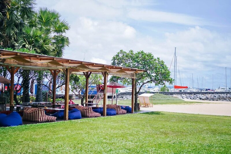 good old sea beach café คาเฟ่ริมทะเลที่มีลานกิจกรรม