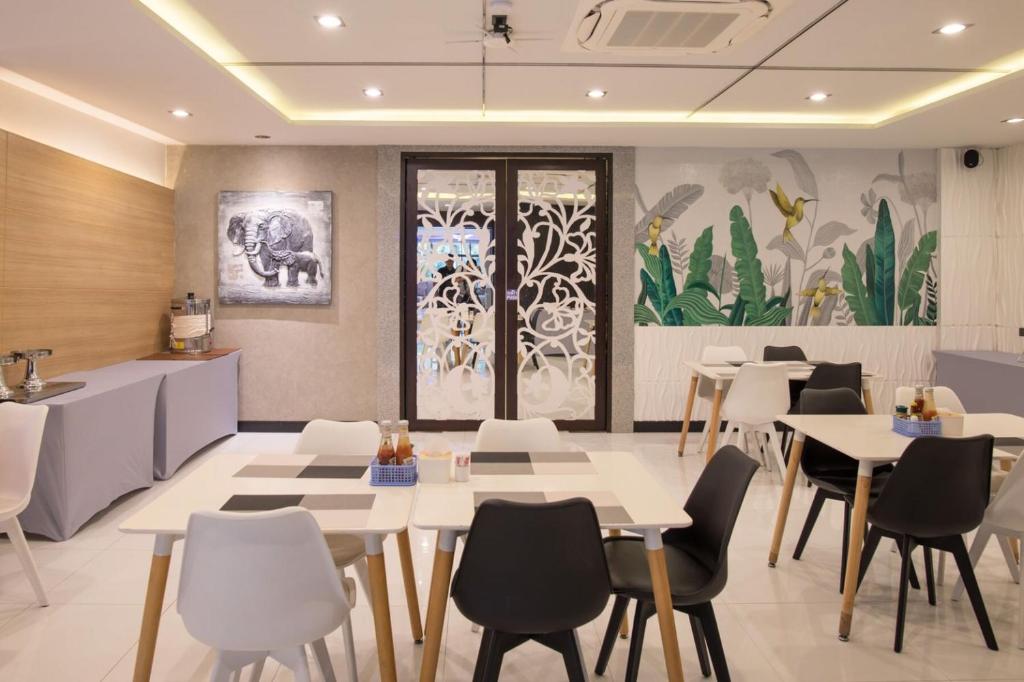 city hotel krabi, krabi seabass hotel, lada krabi residence, river front krabi hotel, snoozz hotel, srisuksant square, the brown hotel krabi, the nice hotel, the pineapple hotel, the seens hotel, u residence, well timed hotel, คลองปากน้ำ, ถนนคนเดินกระบี่, ที่พักกระบี่, ที่พักกระบี่ 2024, ที่พักกระบี่ 2567, ที่พักกระบี่ ตัวเมือง, ที่พักกระบี่ ใกล้ถนนคนเดิน, ที่พักกระบี่ ในเมือง, ที่พักตัวเมืองกระบี่, ที่พักตัวเมืองกระบี่ 2024, ที่พักตัวเมืองกระบี่ 2567, ที่พักเมืองกระบี่, ที่พักเมืองกระบี่ 2024, ที่พักเมืองกระบี่ 2567, ยู เรสซิเดนซ์, ลดา กระบี่ เรสซิเดนซ์, ลานปูดำ, ศรีสุขสันต์ สแควร์, สนูซ โฮเทล, ห้างโวค, เดอะ ไพน์แอปเปิ้ล โฮเต็ล, เดอะบราวน์ กระบี่, โรงแรม เดอะซีนส์, โรงแรม เดอะบราวน์ กระบี่, โรงแรมกระบี่ ซีบาส, โรงแรมซิตี้ กระบี่, โรงแรมริเวอร์ฟรอนต์ กระบี่, โรงแรมเดอะ ไนซ์, โรงแรมในเมืองกระบี่, top 15+ ที่พัก เมืองกระบี่ [กรกฎาคม 2024] เดินทางสะดวก ใกล้แหล่งท่องเที่ยว