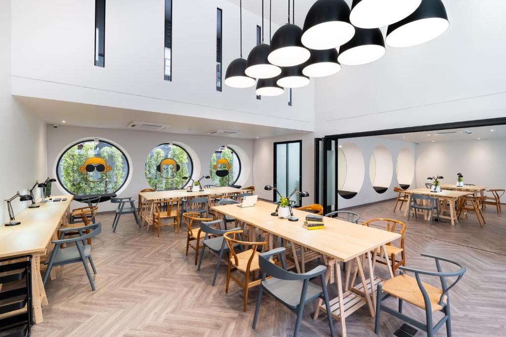 city hotel krabi, krabi seabass hotel, lada krabi residence, river front krabi hotel, snoozz hotel, srisuksant square, the brown hotel krabi, the nice hotel, the pineapple hotel, the seens hotel, u residence, well timed hotel, คลองปากน้ำ, ถนนคนเดินกระบี่, ที่พักกระบี่, ที่พักกระบี่ 2024, ที่พักกระบี่ 2567, ที่พักกระบี่ ตัวเมือง, ที่พักกระบี่ ใกล้ถนนคนเดิน, ที่พักกระบี่ ในเมือง, ที่พักตัวเมืองกระบี่, ที่พักตัวเมืองกระบี่ 2024, ที่พักตัวเมืองกระบี่ 2567, ที่พักเมืองกระบี่, ที่พักเมืองกระบี่ 2024, ที่พักเมืองกระบี่ 2567, ยู เรสซิเดนซ์, ลดา กระบี่ เรสซิเดนซ์, ลานปูดำ, ศรีสุขสันต์ สแควร์, สนูซ โฮเทล, ห้างโวค, เดอะ ไพน์แอปเปิ้ล โฮเต็ล, เดอะบราวน์ กระบี่, โรงแรม เดอะซีนส์, โรงแรม เดอะบราวน์ กระบี่, โรงแรมกระบี่ ซีบาส, โรงแรมซิตี้ กระบี่, โรงแรมริเวอร์ฟรอนต์ กระบี่, โรงแรมเดอะ ไนซ์, โรงแรมในเมืองกระบี่, top 15+ ที่พัก เมืองกระบี่ [กรกฎาคม 2024] เดินทางสะดวก ใกล้แหล่งท่องเที่ยว