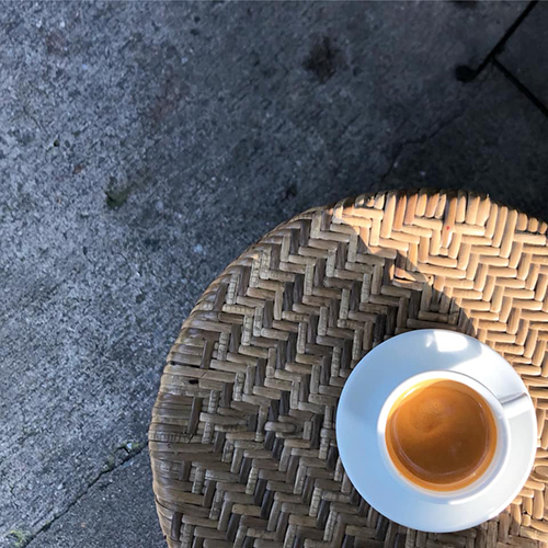 คาเฟ่ทองหล่อ บรรยากาศน่านั่ง น่าออกเดท ชิลแบบหลากสไตล์ ใกล้บีทีเอส (bts) ทองหล่อ