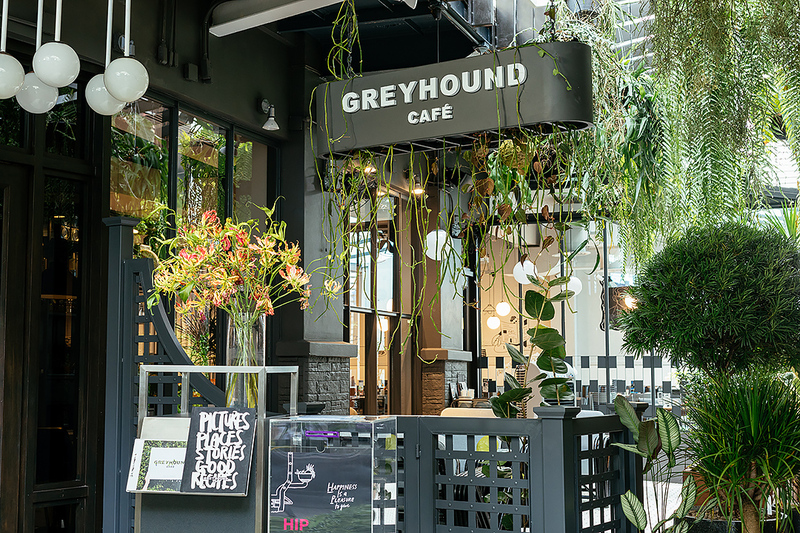 คาเฟ่ทองหล่อ บรรยากาศน่านั่ง น่าออกเดท ชิลแบบหลากสไตล์ ใกล้บีทีเอส (bts) ทองหล่อ