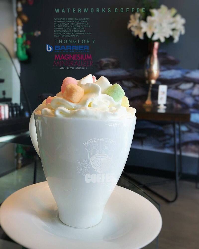 คาเฟ่ทองหล่อ บรรยากาศน่านั่ง น่าออกเดท ชิลแบบหลากสไตล์ ใกล้บีทีเอส (bts) ทองหล่อ