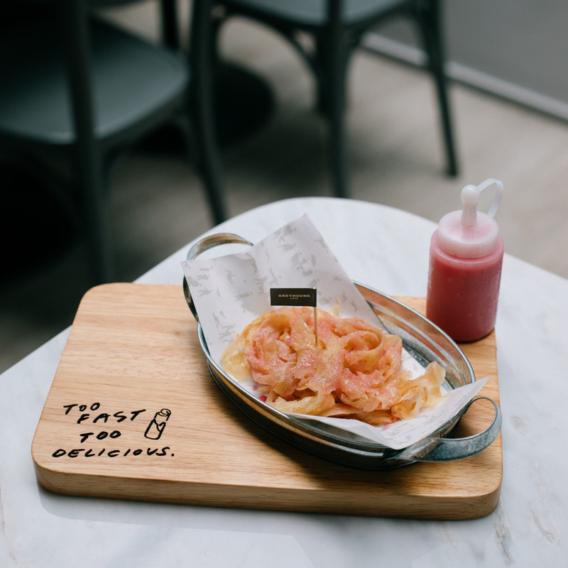 คาเฟ่ทองหล่อ บรรยากาศน่านั่ง น่าออกเดท ชิลแบบหลากสไตล์ ใกล้บีทีเอส (bts) ทองหล่อ