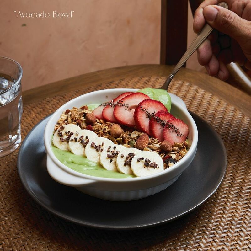 คาเฟ่ทองหล่อ บรรยากาศน่านั่ง น่าออกเดท ชิลแบบหลากสไตล์ ใกล้บีทีเอส (bts) ทองหล่อ