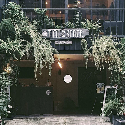 คาเฟ่ทองหล่อ บรรยากาศน่านั่ง น่าออกเดท ชิลแบบหลากสไตล์ ใกล้บีทีเอส (bts) ทองหล่อ