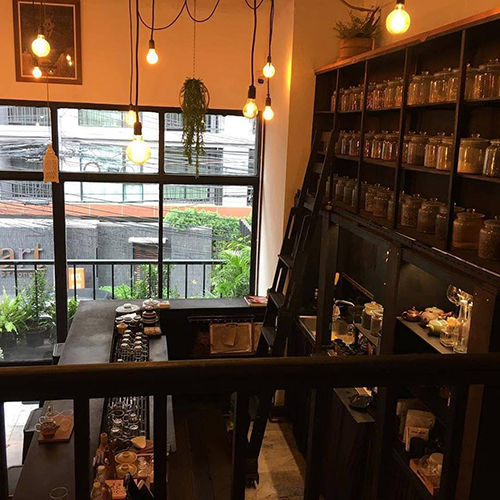 คาเฟ่ทองหล่อ บรรยากาศน่านั่ง น่าออกเดท ชิลแบบหลากสไตล์ ใกล้บีทีเอส (bts) ทองหล่อ