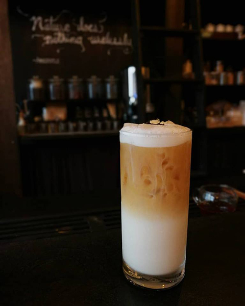 คาเฟ่ทองหล่อ บรรยากาศน่านั่ง น่าออกเดท ชิลแบบหลากสไตล์ ใกล้บีทีเอส (bts) ทองหล่อ