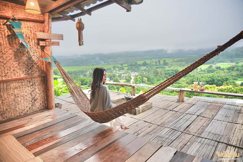 เมืองคอง, ที่พักเมืองคอง, ม่อนชมหมอก, ม่อนชมหมอก พักกระท่อมไม้ ชมวิวภูเขา ทุ่งนา เมืองคอง