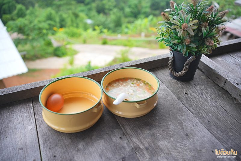 เมืองคอง, ที่พักเมืองคอง, ม่อนชมหมอก, ม่อนชมหมอก พักกระท่อมไม้ ชมวิวภูเขา ทุ่งนา เมืองคอง