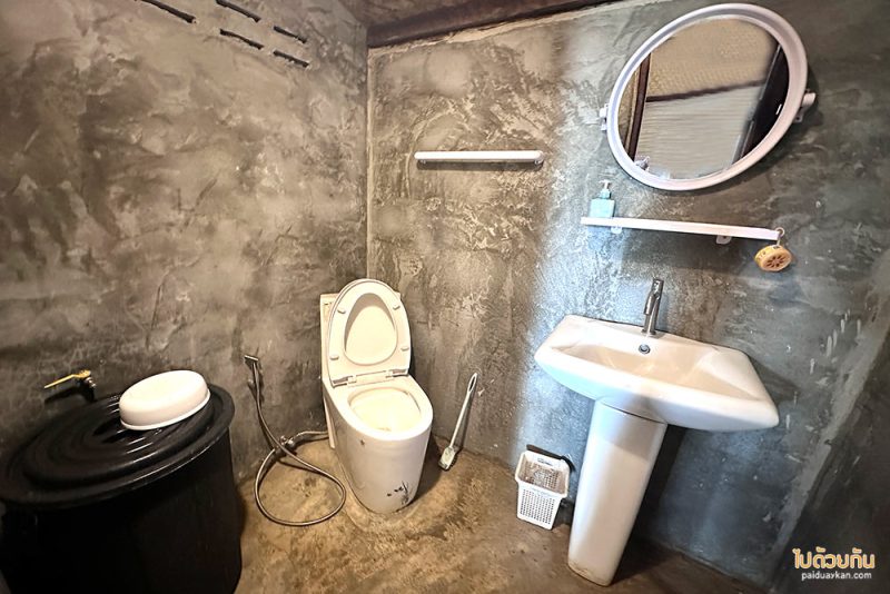 เมืองคอง, ที่พักเมืองคอง, ม่อนชมหมอก, ม่อนชมหมอก พักกระท่อมไม้ ชมวิวภูเขา ทุ่งนา เมืองคอง