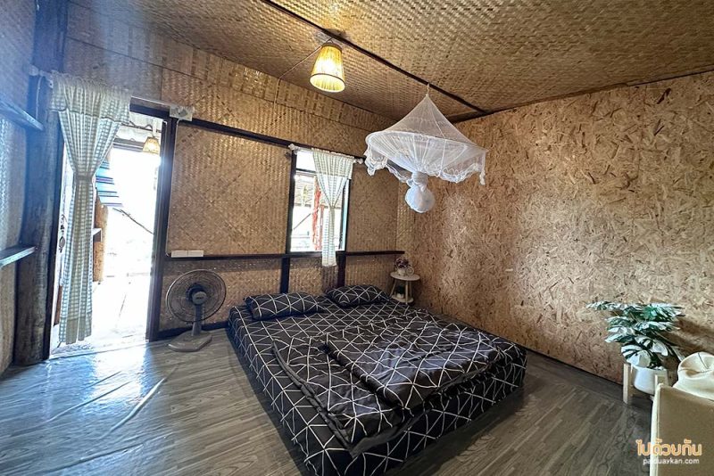 เมืองคอง, ที่พักเมืองคอง, ม่อนชมหมอก, ม่อนชมหมอก พักกระท่อมไม้ ชมวิวภูเขา ทุ่งนา เมืองคอง