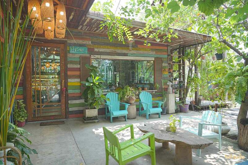 เที่ยวปทุมธานี, คาเฟ่ปทุมธานี, chaba chabai cafe, ชบา ชไบ, chaba chabai cafe คาเฟ่บ้านไม้อบอุ่น ย่านลำลูกกา