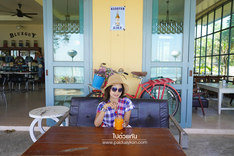 สถานที่ท่องเที่ยวมุกดาหาร, มุกดาหาร, เที่ยวมุกดาหาร, สะหวันสำราญ, ดื่มด่ำบรรยากาศย้อนยุคริมชายโขง ที่ สะหวันสำราญ