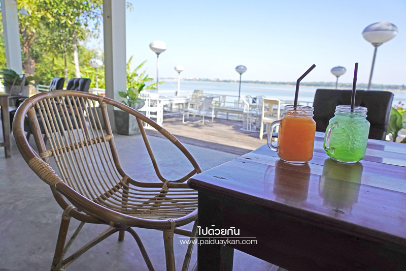 สถานที่ท่องเที่ยวมุกดาหาร, มุกดาหาร, เที่ยวมุกดาหาร, สะหวันสำราญ, ดื่มด่ำบรรยากาศย้อนยุคริมชายโขง ที่ สะหวันสำราญ