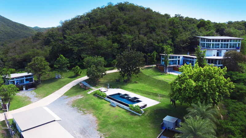 top 11+ ที่พักแก่งกระจาน 2567 ติดริมน้ำ มีเครื่องเล่น เปิดใหม่ สวยๆ บ้านเป็นหลัง ราคาถูก