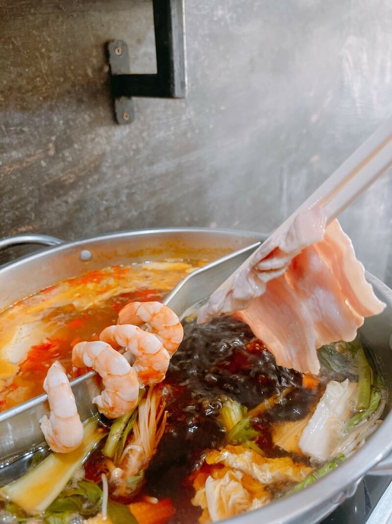 บุฟเฟ่ต์ชาบู งบไม่เกิน 250 บาท!!! ราคานี้รวมเครื่องดื่มแล้ว : พิกัดทั่วกรุงเทพฯ