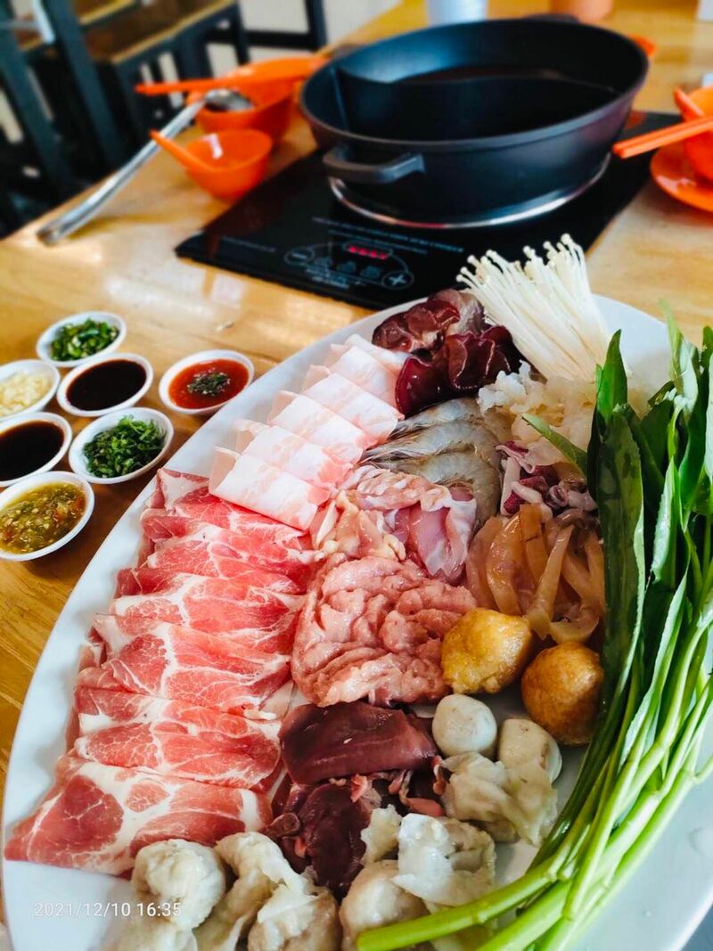 บุฟเฟ่ต์ชาบู งบไม่เกิน 250 บาท!!! ราคานี้รวมเครื่องดื่มแล้ว : พิกัดทั่วกรุงเทพฯ