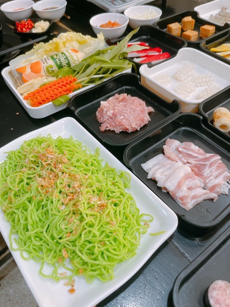 บุฟเฟ่ต์ชาบู งบไม่เกิน 250 บาท!!! ราคานี้รวมเครื่องดื่มแล้ว : พิกัดทั่วกรุงเทพฯ