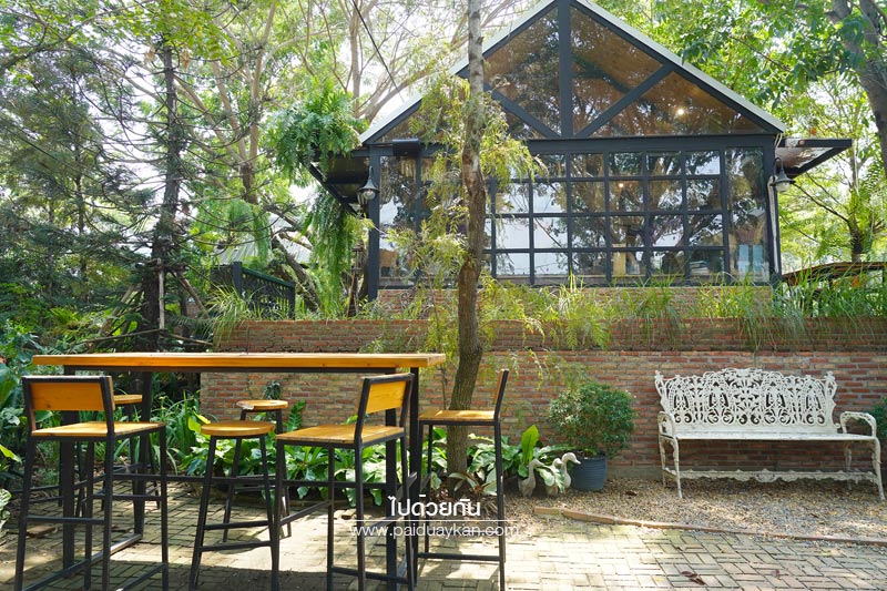 ร้านอาหารกาญจนบุรี, ร้านกาแฟกาญจนบุรี, คาเฟ่กาญจนบุรี, ravi vira กาญจนบุรี, ravi vira กาญจนบุรี คาเฟ่สไตล์ยุโรปวินเทจ ร่มรื่นด้วยสวนสวย