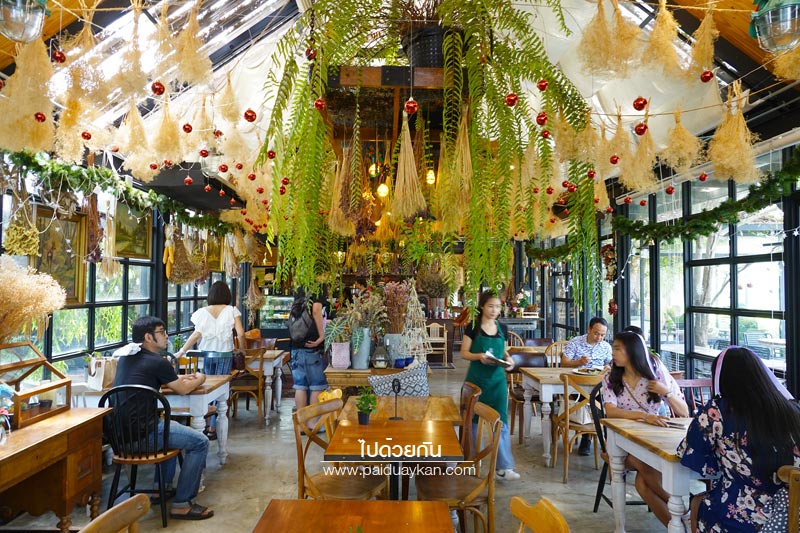 ร้านอาหารกาญจนบุรี, ร้านกาแฟกาญจนบุรี, คาเฟ่กาญจนบุรี, ravi vira กาญจนบุรี, ravi vira กาญจนบุรี คาเฟ่สไตล์ยุโรปวินเทจ ร่มรื่นด้วยสวนสวย