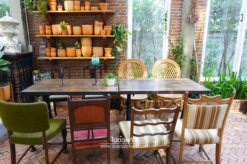 ร้านอาหารกาญจนบุรี, ร้านกาแฟกาญจนบุรี, คาเฟ่กาญจนบุรี, ravi vira กาญจนบุรี, ravi vira กาญจนบุรี คาเฟ่สไตล์ยุโรปวินเทจ ร่มรื่นด้วยสวนสวย