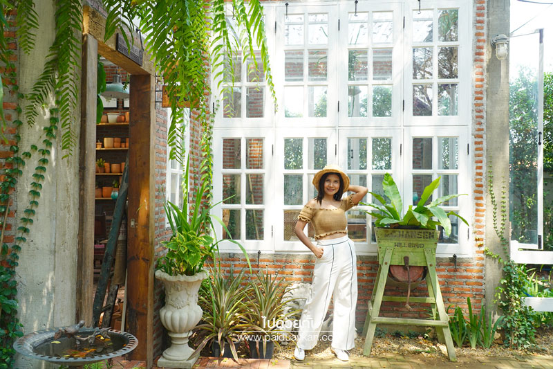 ร้านอาหารกาญจนบุรี, ร้านกาแฟกาญจนบุรี, คาเฟ่กาญจนบุรี, ravi vira กาญจนบุรี, ravi vira กาญจนบุรี คาเฟ่สไตล์ยุโรปวินเทจ ร่มรื่นด้วยสวนสวย