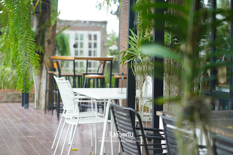 ร้านอาหารกาญจนบุรี, ร้านกาแฟกาญจนบุรี, คาเฟ่กาญจนบุรี, ravi vira กาญจนบุรี, ravi vira กาญจนบุรี คาเฟ่สไตล์ยุโรปวินเทจ ร่มรื่นด้วยสวนสวย