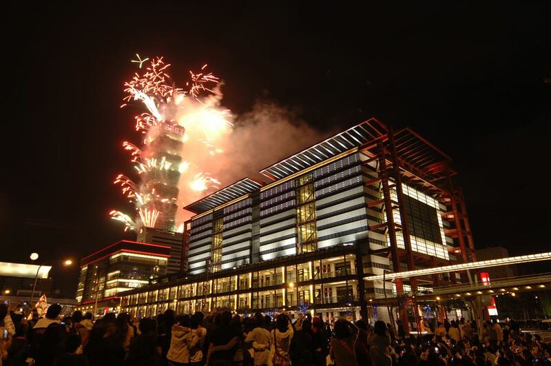 america, austin, australia, bosingak belfry, burj khalifa, eiffel tower, france, happy new year, harbour bridge, hkcec, hong kong, japan, korea, london, marina bay, new york, no limit! christmas, no limit! countdown 2024, singapore, sydney, sydney opera house, symphony of lights, taipei 101, taiwan, times square, united arab emirates, united kingdom, universal studio japan, universal studio singapore, victoria harbour, ซิดนีย์, ซิดนีย์ ออสเตรเลีย, ซิดนีย์โอเปร่าเฮาส์, ญี่ปุ่น, ตึกไทเป 101, ถนนแมนฮัตตัน, ทหารเกาหลี, นิวยอร์ก, บิ๊กเบน, พลุปีใหม่, พิธีตีระฆังโพชินกัง, พิพิธภัณฑ์ศิลปวิทยาศาสตร์, มาริน่า เบย์ แซนด์, มาริน่าเบย์, มาริน่าเบย์ สิงคโปร์, ยูนิเวอแซล สตูดิโอ เจแปน, ลอนดอน, ลอนดอน อายส์, ลอนดอนประเทศอังกฤษ, สหรัฐอาหรับเอมิเรตส์, สะพานฮาร์เบอร์ บริดจ์, สิงคโปร์ ฟลายเออร์, หอนาฬิกาบิ๊กเบน, หอระฆังโพชินกัง, หอไอเฟล, ออสติน โพส มาโลน, ออสเตรเลีย, อ่าววิคตอเรีย, อ่าววิคตอเรีย ฮ่องกง, ฮ่องกง, เกาหลี, เคาท์ดาวน์ 2024, เคาท์ดาวน์ต่างประเทศ, เคาท์ดาวน์ต่างประเทศ2024, เคาท์ดาวน์ปีใหม่, เทศกาลเคาท์ดาวน์, เบิร์จคาลิฟา, เมอร์ไลออน, ไต้หวัน, ไทม์สแควร์, ไทม์สแควร์ สหรัฐอเมริกา, top 10+ สถานที่เคาท์ดาวน์ต่างประเทศ 2024 พลุไฟอลังการ แสง สีจัดเต็ม!