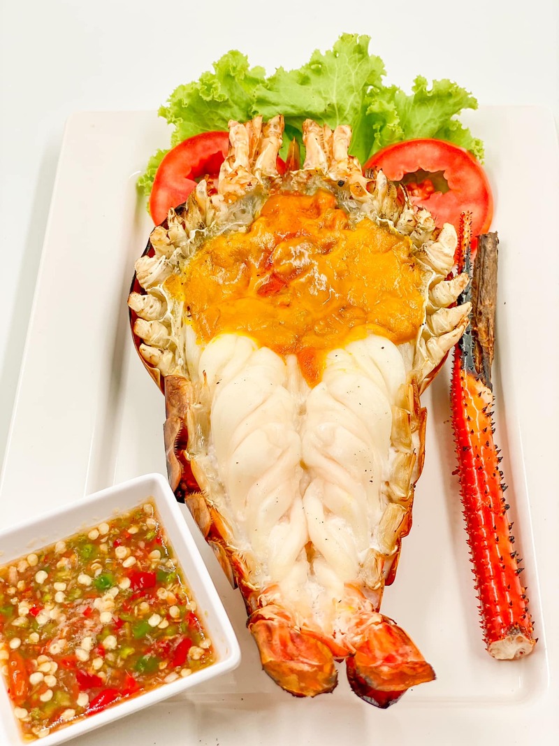 รวม 12 ร้านอาหารทะเลระยอง ร้านติดทะเล บรรยากาศชิลๆ พิกัดเด็ดที่น่าตามไปชิม!