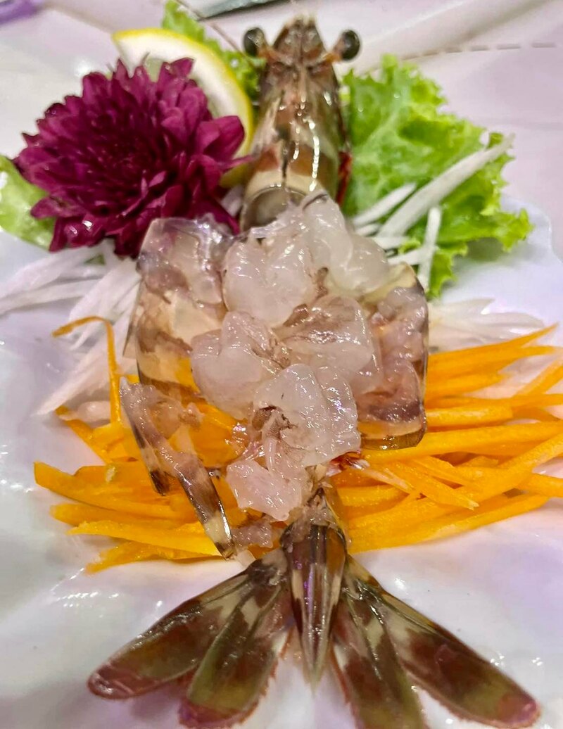 รวม 12 ร้านอาหารทะเลระยอง ร้านติดทะเล บรรยากาศชิลๆ พิกัดเด็ดที่น่าตามไปชิม!