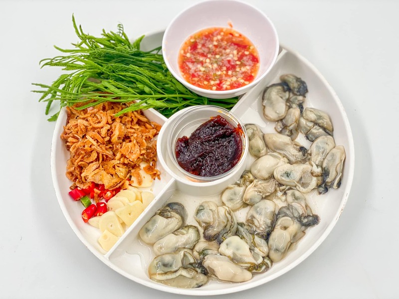 รวม 12 ร้านอาหารทะเลระยอง ร้านติดทะเล บรรยากาศชิลๆ พิกัดเด็ดที่น่าตามไปชิม!