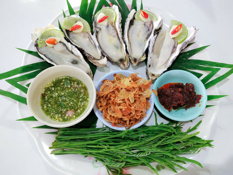 รวม 12 ร้านอาหารทะเลระยอง ร้านติดทะเล บรรยากาศชิลๆ พิกัดเด็ดที่น่าตามไปชิม!