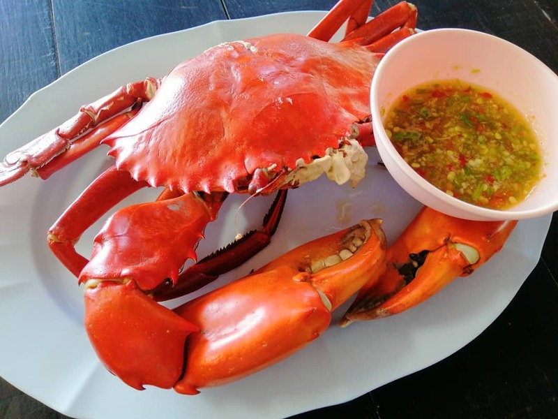 รวม 12 ร้านอาหารทะเลระยอง ร้านติดทะเล บรรยากาศชิลๆ พิกัดเด็ดที่น่าตามไปชิม!