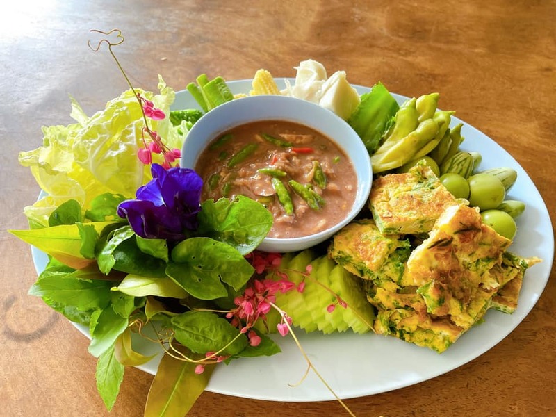 รวม 12 ร้านอาหารทะเลระยอง ร้านติดทะเล บรรยากาศชิลๆ พิกัดเด็ดที่น่าตามไปชิม!