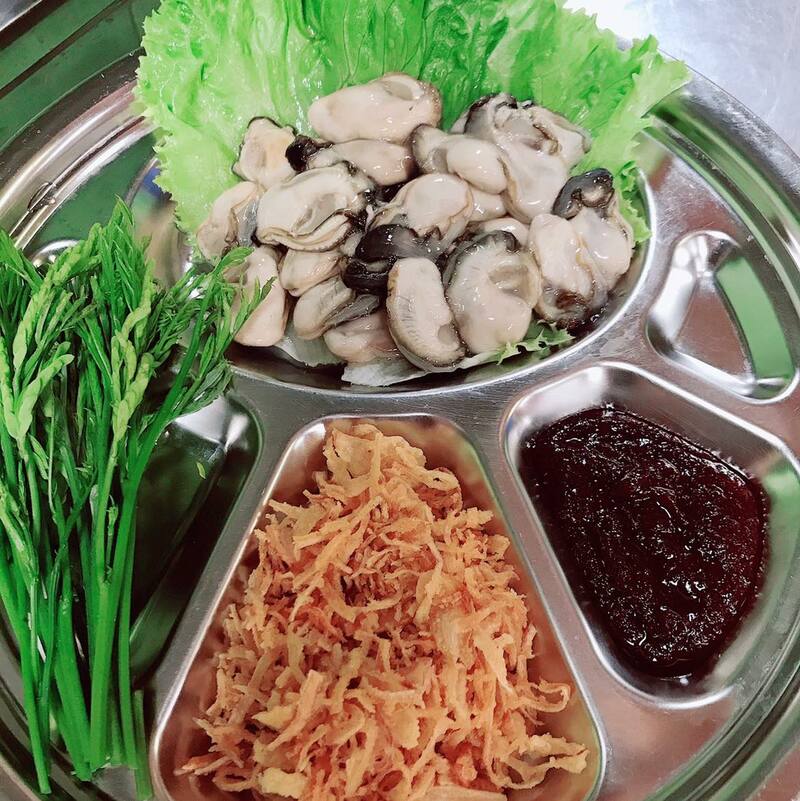 รวม 12 ร้านอาหารทะเลระยอง ร้านติดทะเล บรรยากาศชิลๆ พิกัดเด็ดที่น่าตามไปชิม!